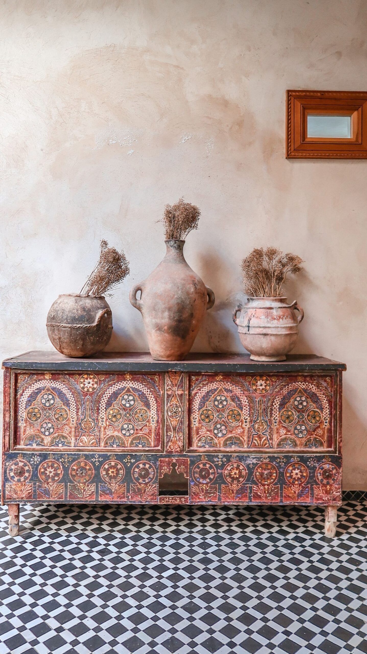 Moroccan Furniture Makes a Real Display  of Arts
