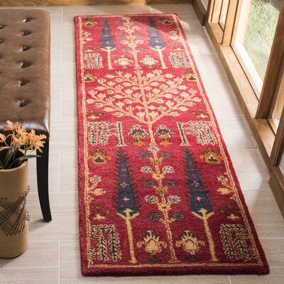 Red rugs in your room
