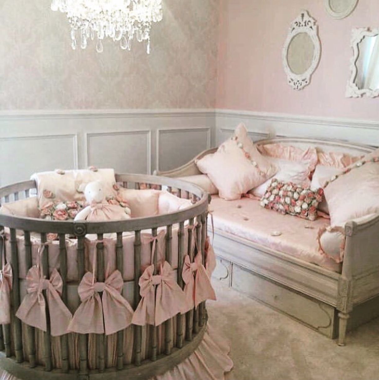 Round Crib for Cute Nurseries
