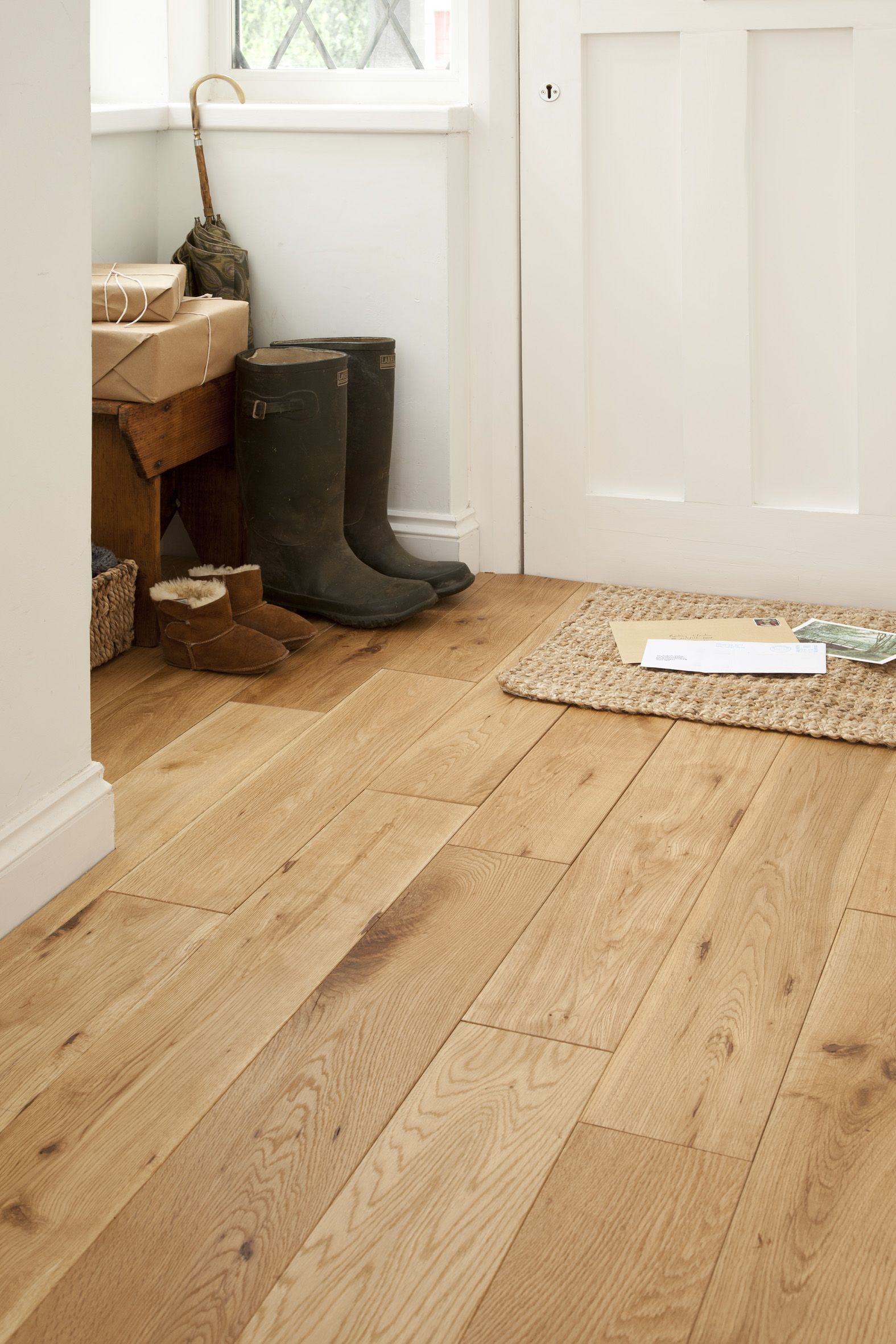 How to save money with solid oak flooring?