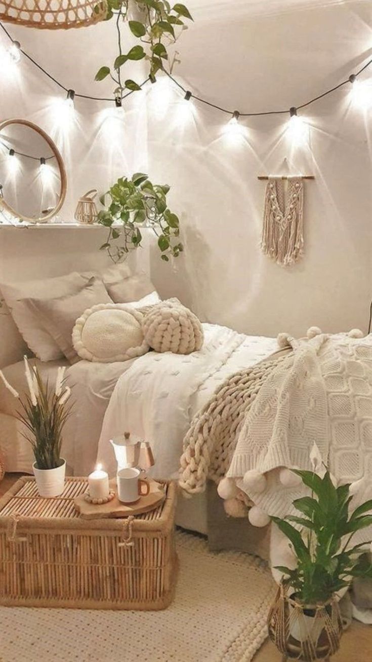 How to Create a Cozy and Stylish Bedroom
for a Teenage Girl