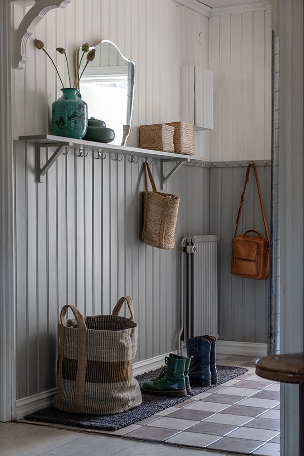Find Elegant Wall Shelf with Hooks