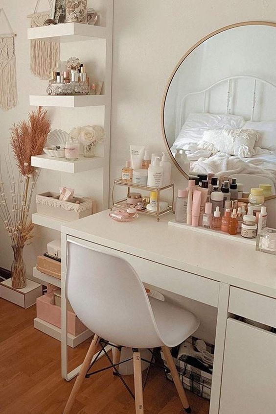 Bedroom Vanity With Lights