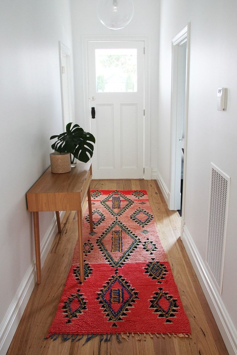 Look for the right grade materials of runner rug next to bed