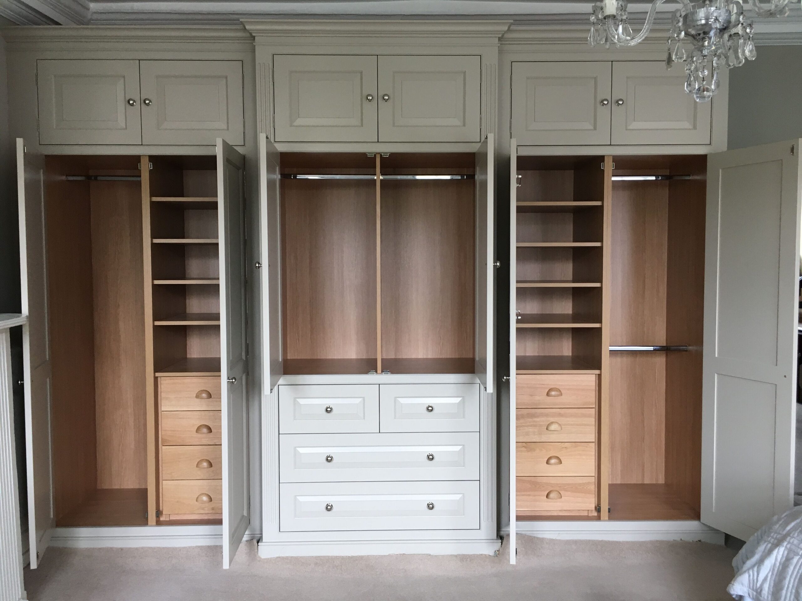 How to Choose a Bedroom Armoire