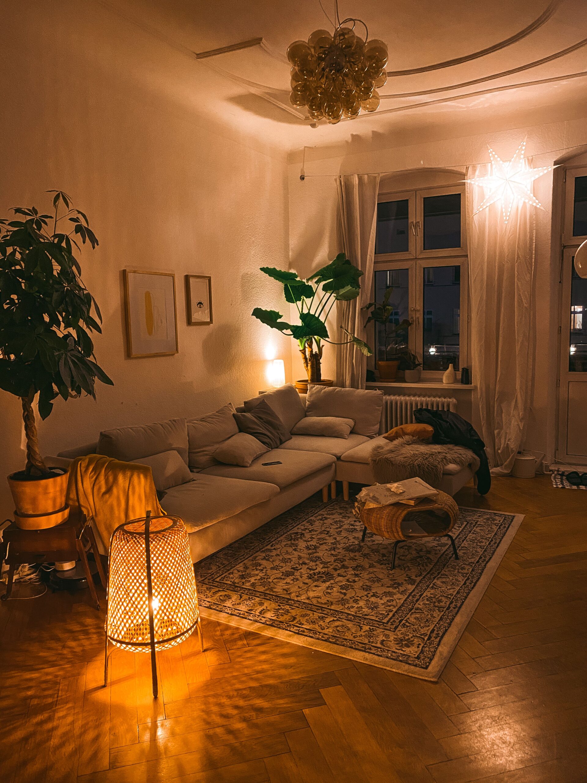 Living Room Lamps Create Beautiful Aura  in the Room