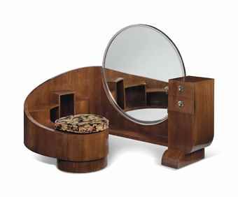 Mirrored Dressing Table for Better Command on Applying Make-up