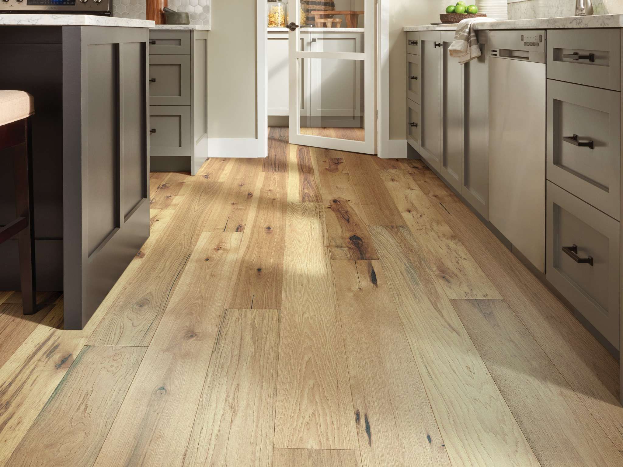 Quality wooden flooring: shaw hardwood