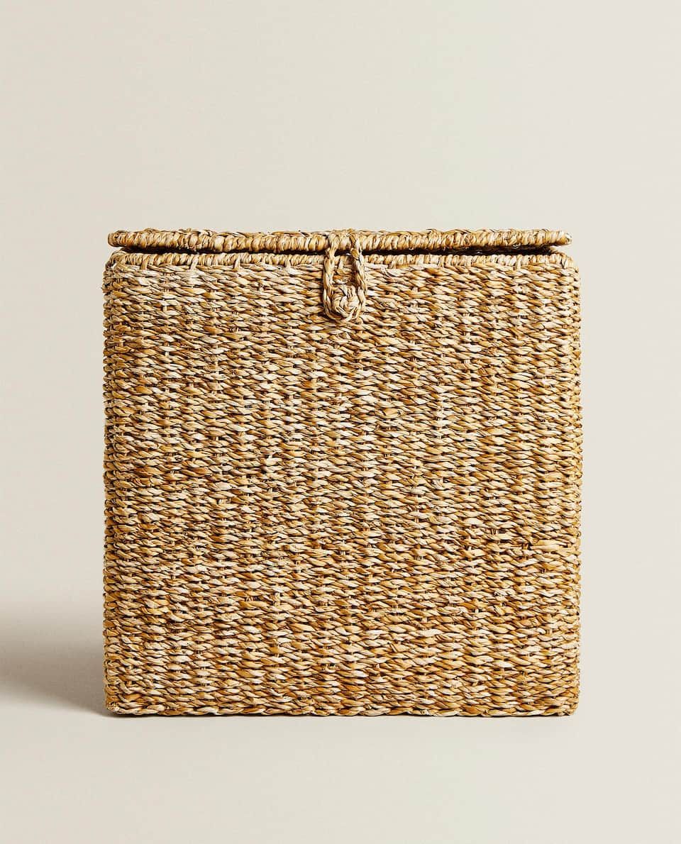 LIGHT WEIGHTED WICKERY LAUNDRY BASKET