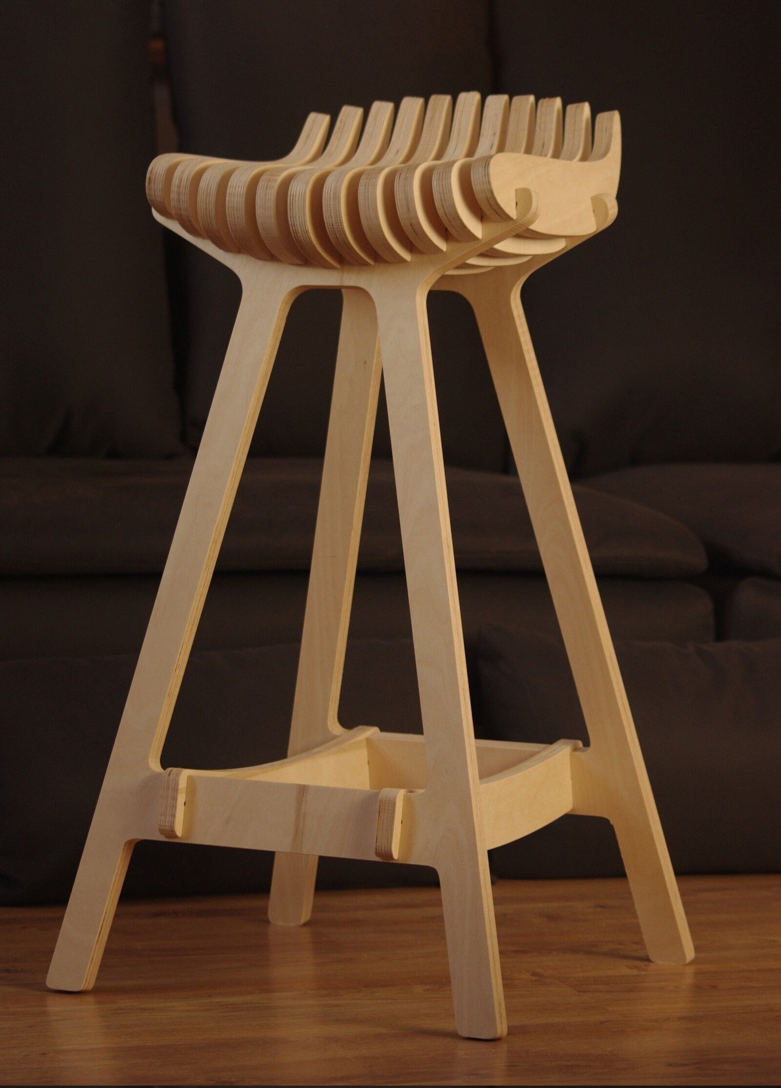 How Wood Bar Stools Add to the  Practicality of Homes