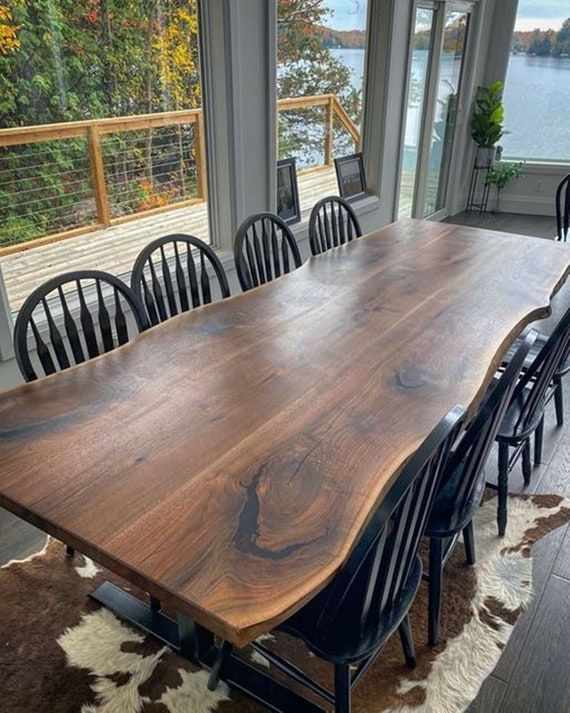 A Wood Dining Table for Great Dining  Hours