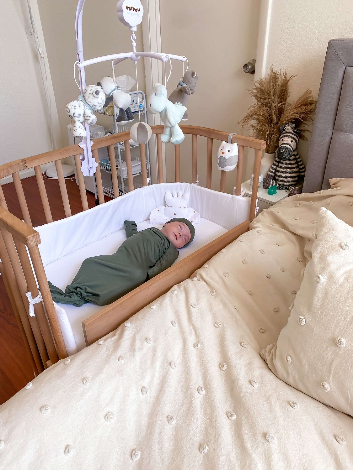 Bedside Crib Advantages Every Parent  Should Know