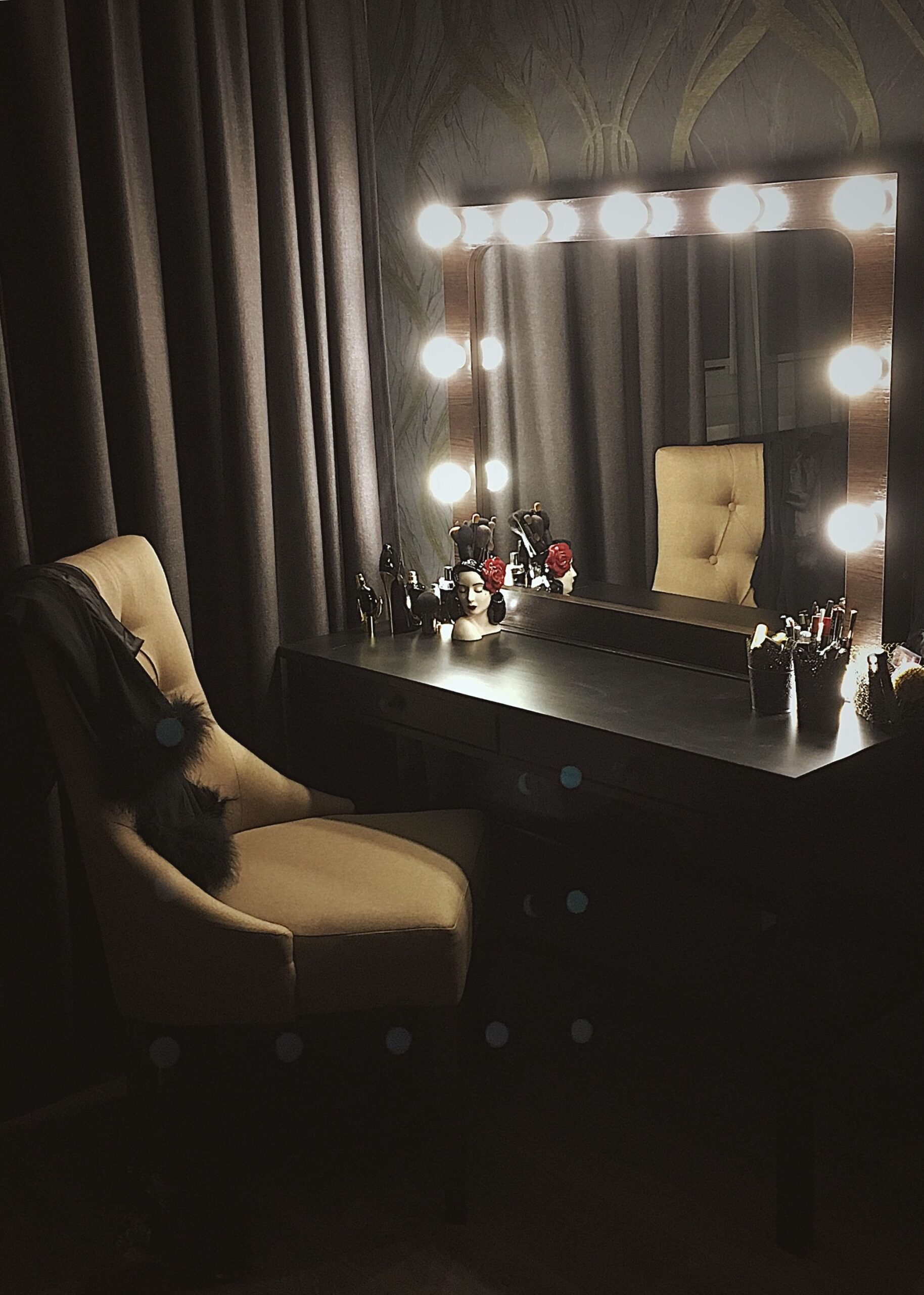 Black Bedroom Vanity