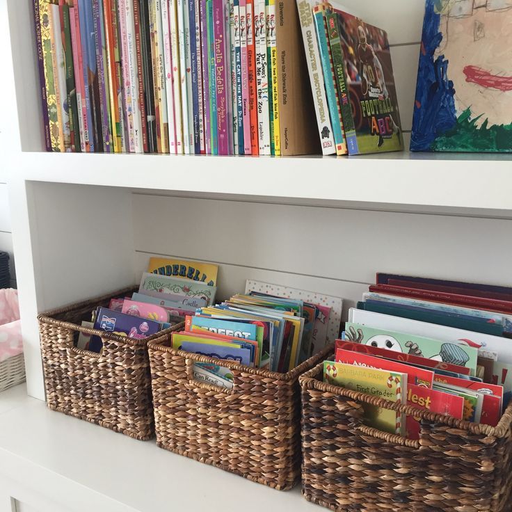 Kids Bookshelf for Easy Book Handling