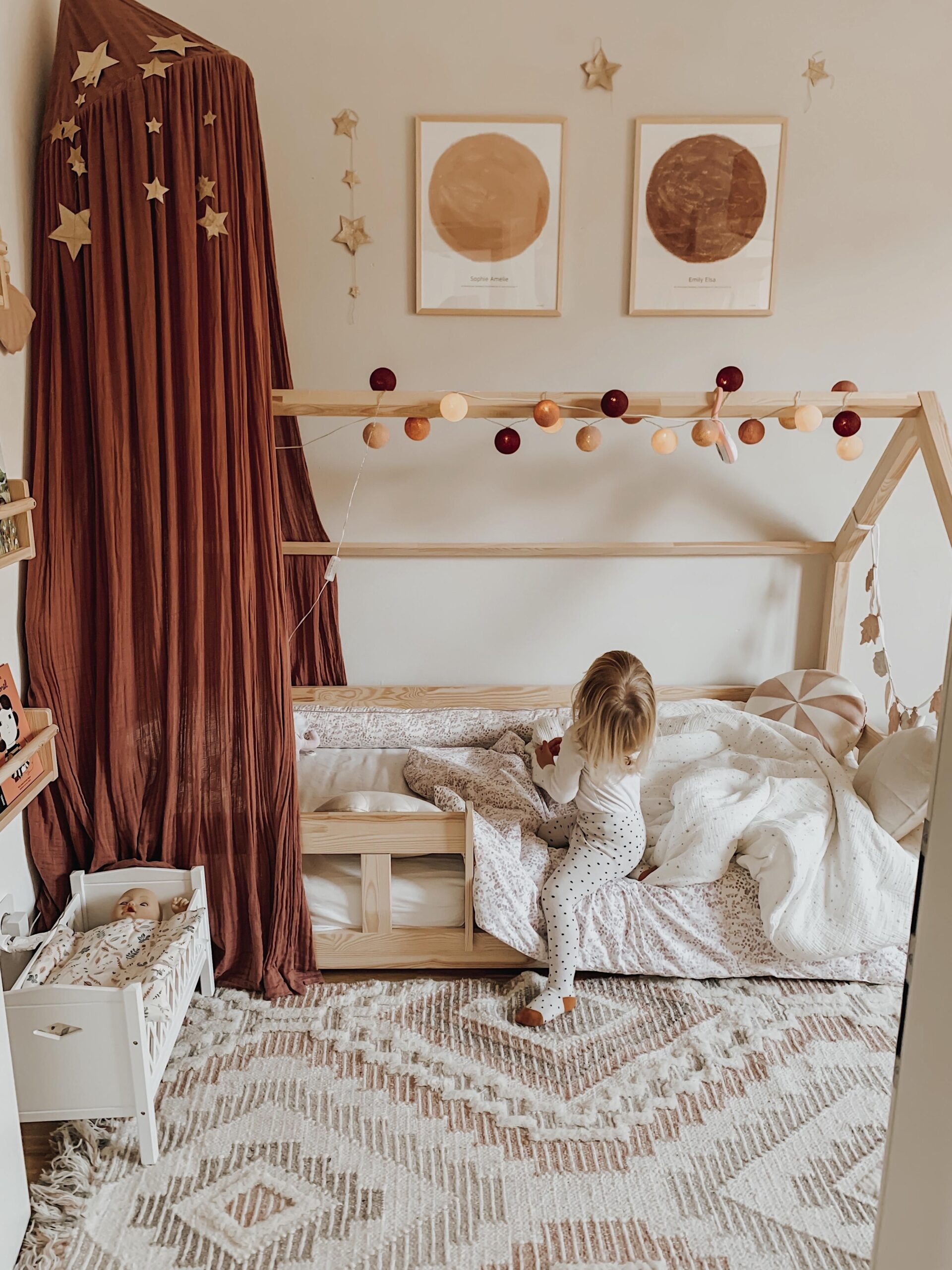 Decorate your kids room beautifully