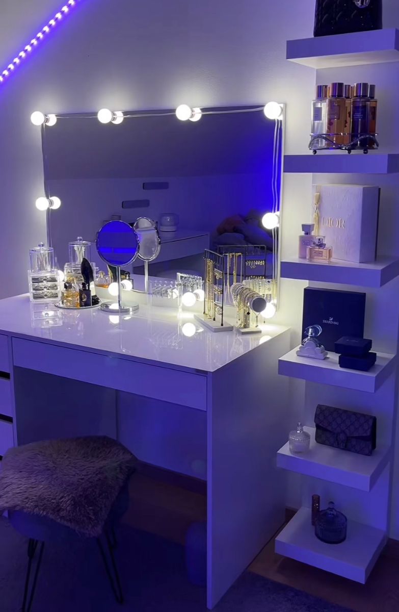 Modern Bedroom Vanity