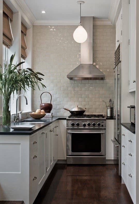 Effective Ways Of Decorating A Small Kitchen