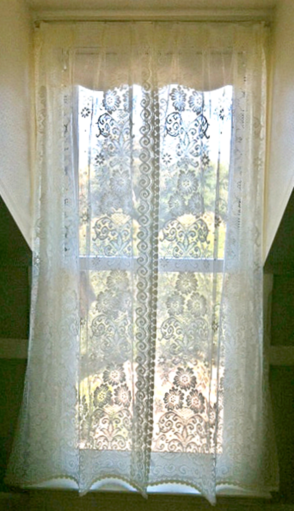 1700497929_Lace-Curtains.png