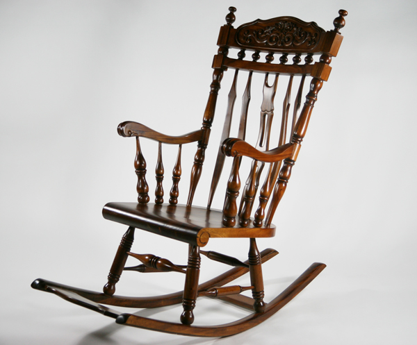 MOTHER’S LAP AT AULT AGE : ROCKING CHAIR