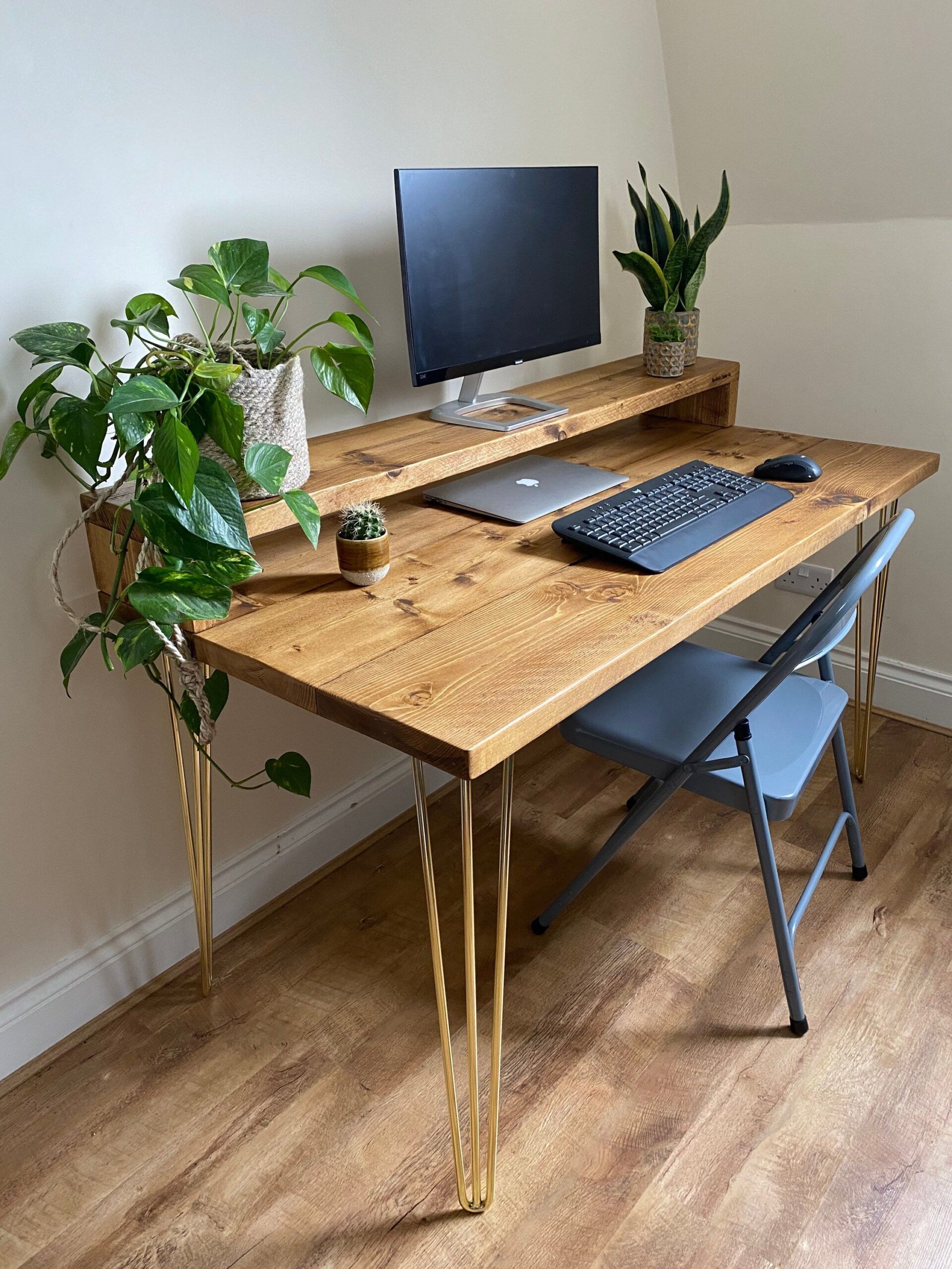 Buying a Computer Desk