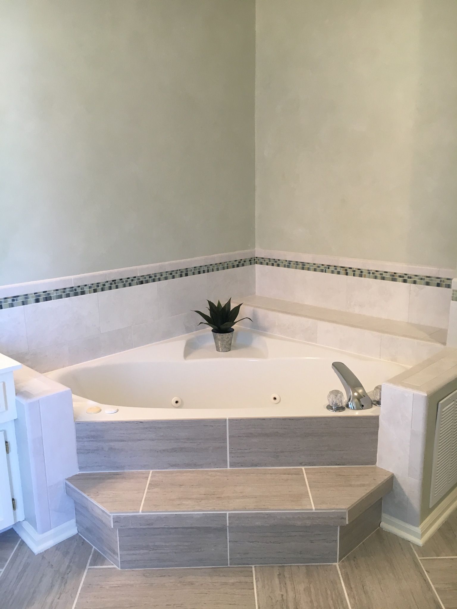 Decorating your bathroom with corner  baths