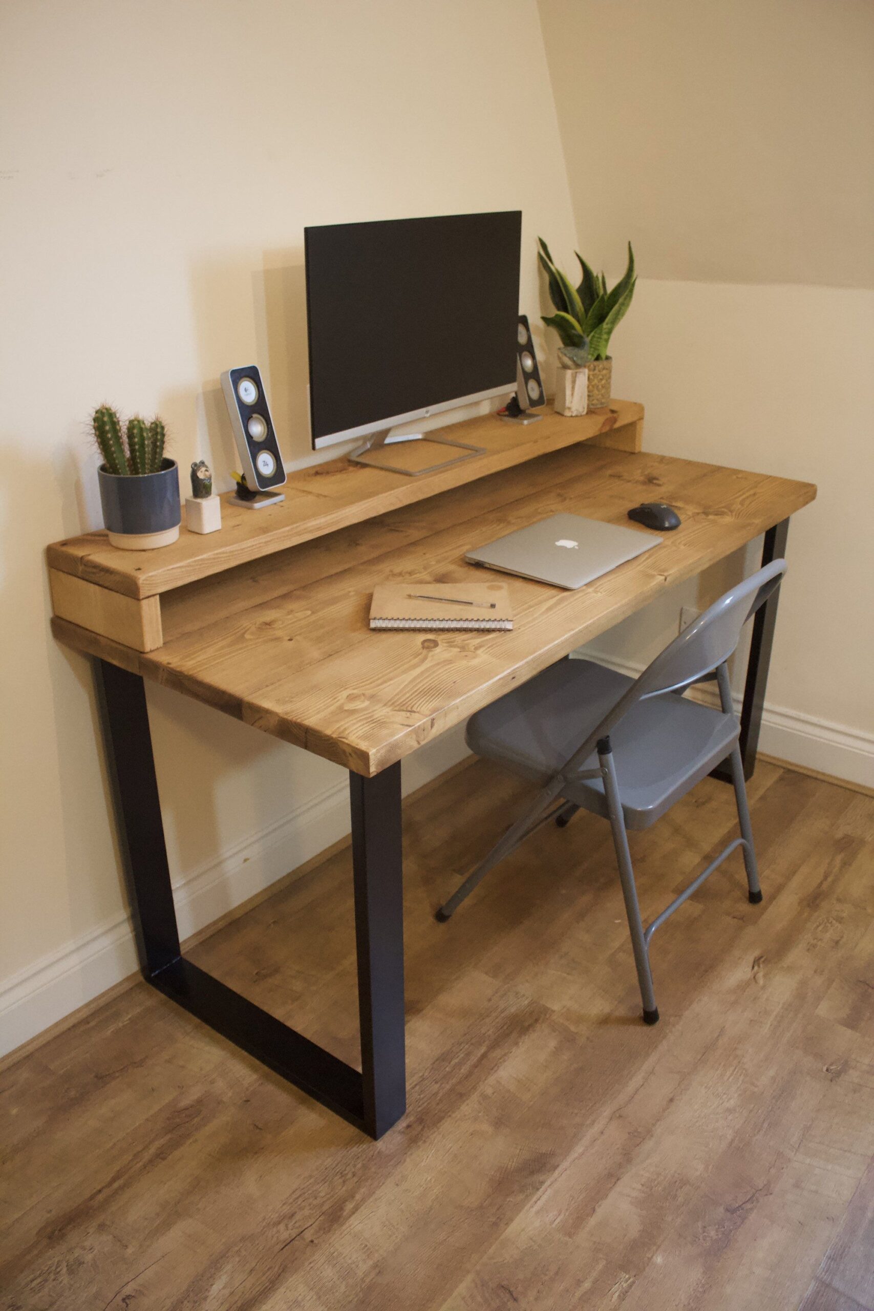 Rustic Desk for Warmth and Friendcliness  in Your Study