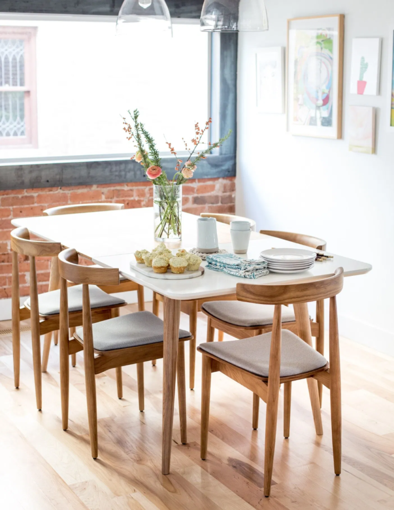 1700510080_white-dining-table.png