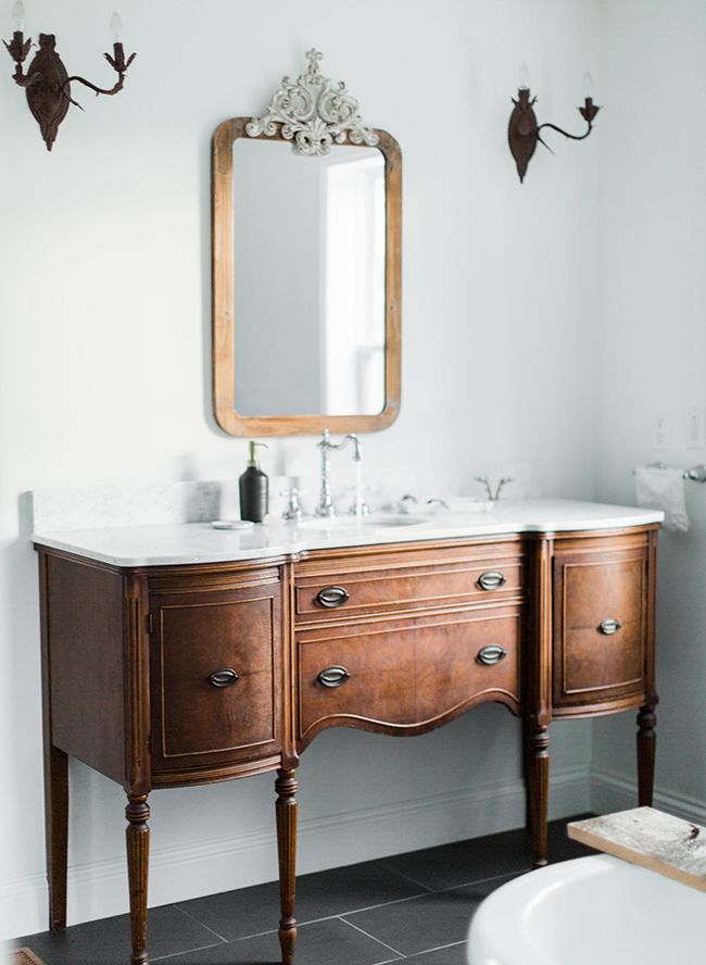 Antique Bathroom Vanity for Classical  Bathroom Setting