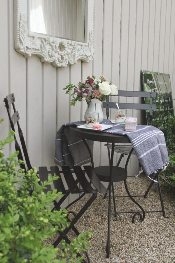Bistro Table Set – An Elegant Choice for  Little Spaces