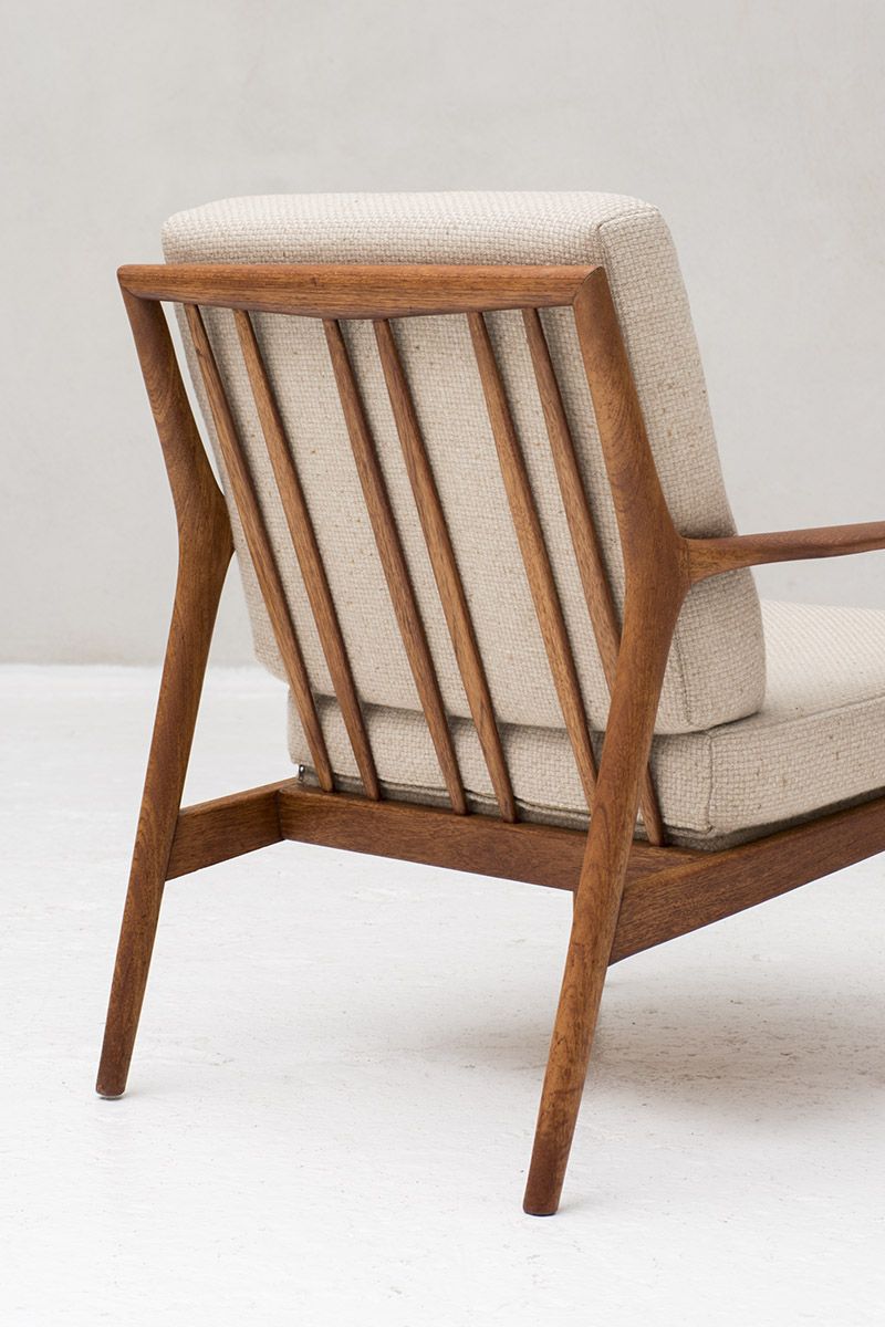 Choosing the Right Contemporary Chairs  for Your Home