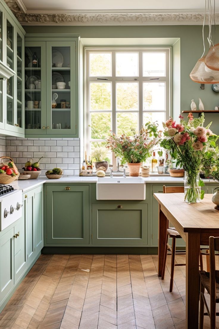 Right Kitchen Shelving Increases Practicality