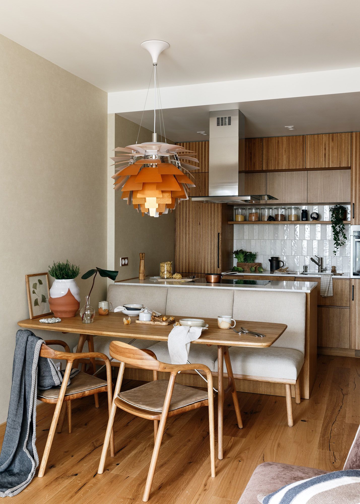 Effective Ways Of Decorating A Small Kitchen