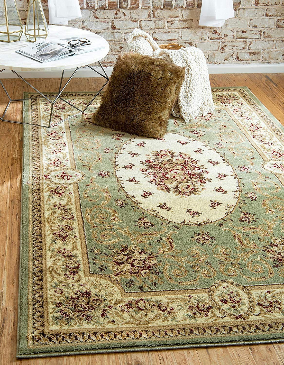 Shopping for an area rug- what to keep in mind