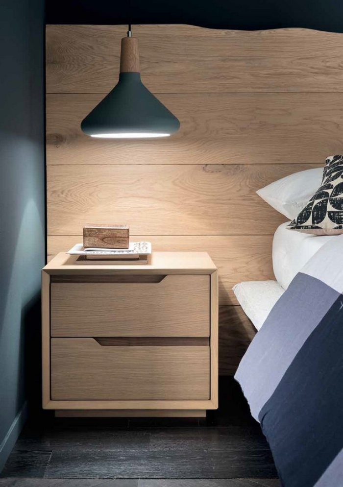Factors To Consider While Buying A  Bedside Table