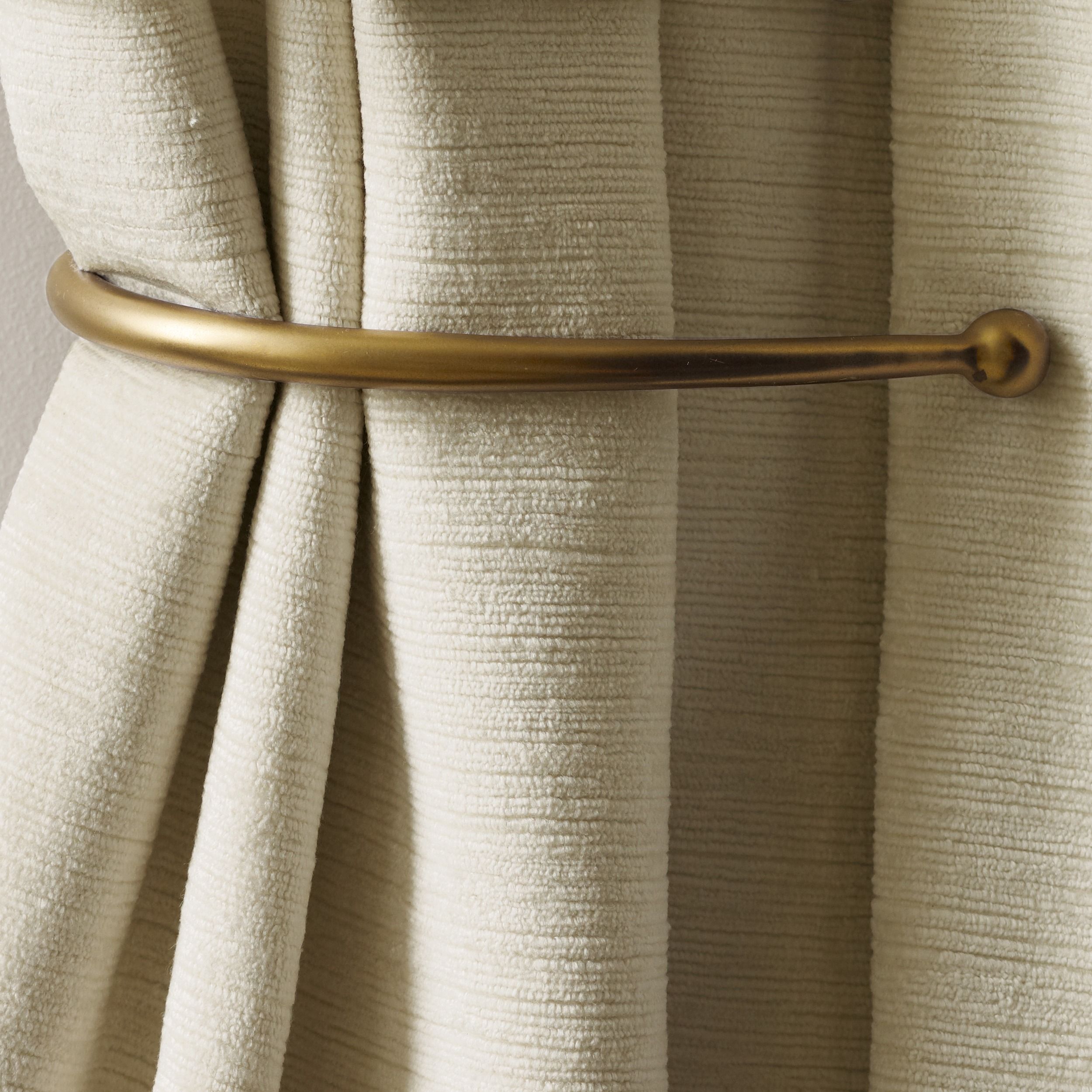 Make Your Room Elegant By Simple Curtain Tie Backs