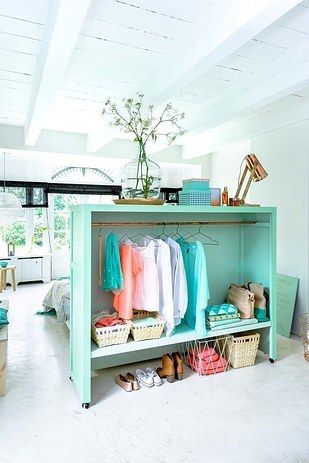 Transform Your Wardrobe with these DIY
Ideas