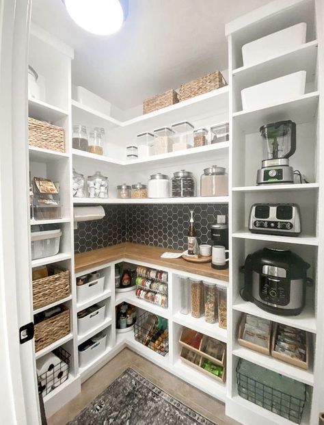 Well-Designed Pantry Organizers for Every Disciplined Home Owner