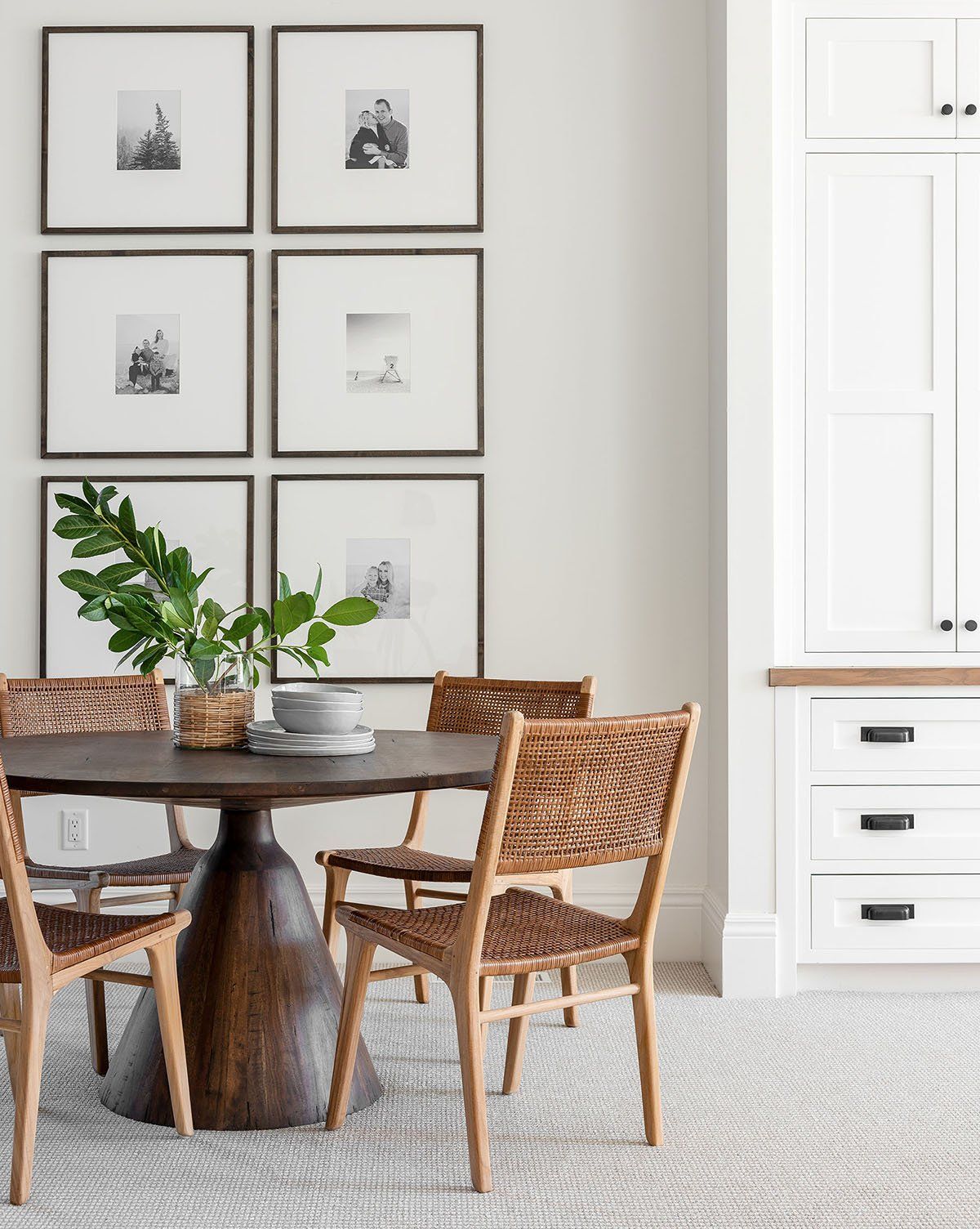 Pedestal Dining Table for a Gorgeous  Setting