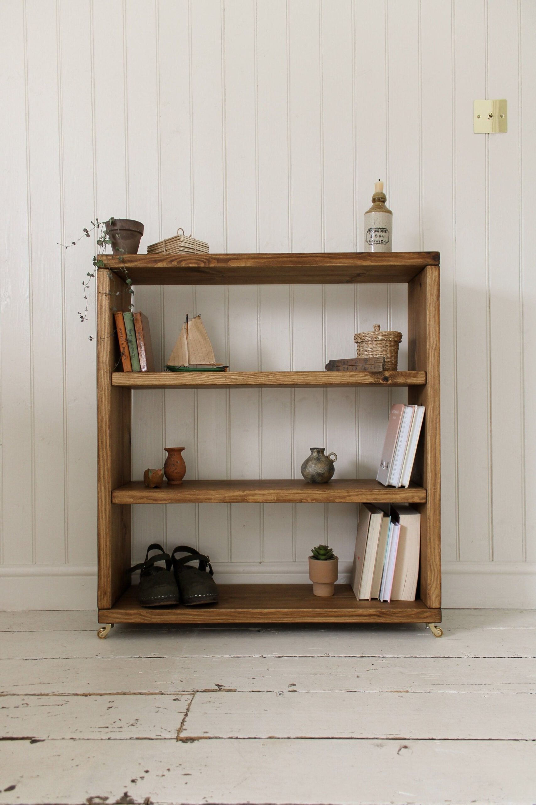 Small Bookcase Choice for Homes