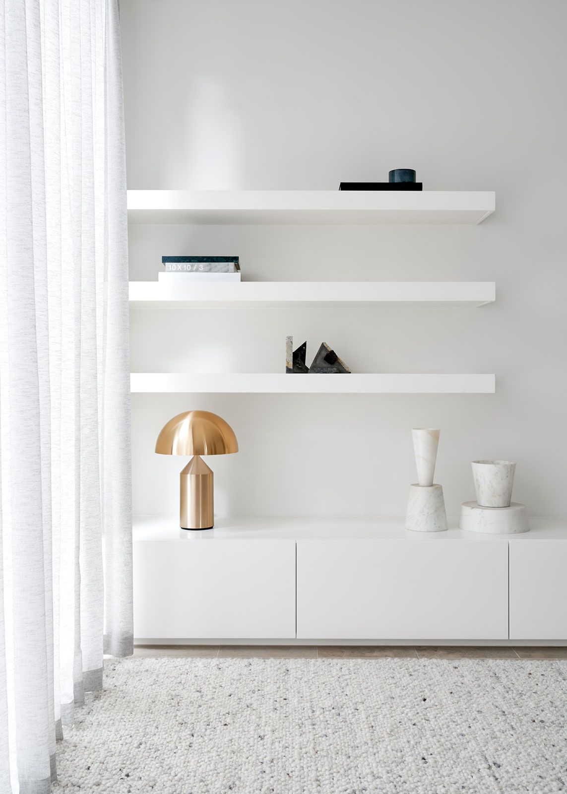 Why White Shelves are a Sensible  Organizing Choice?