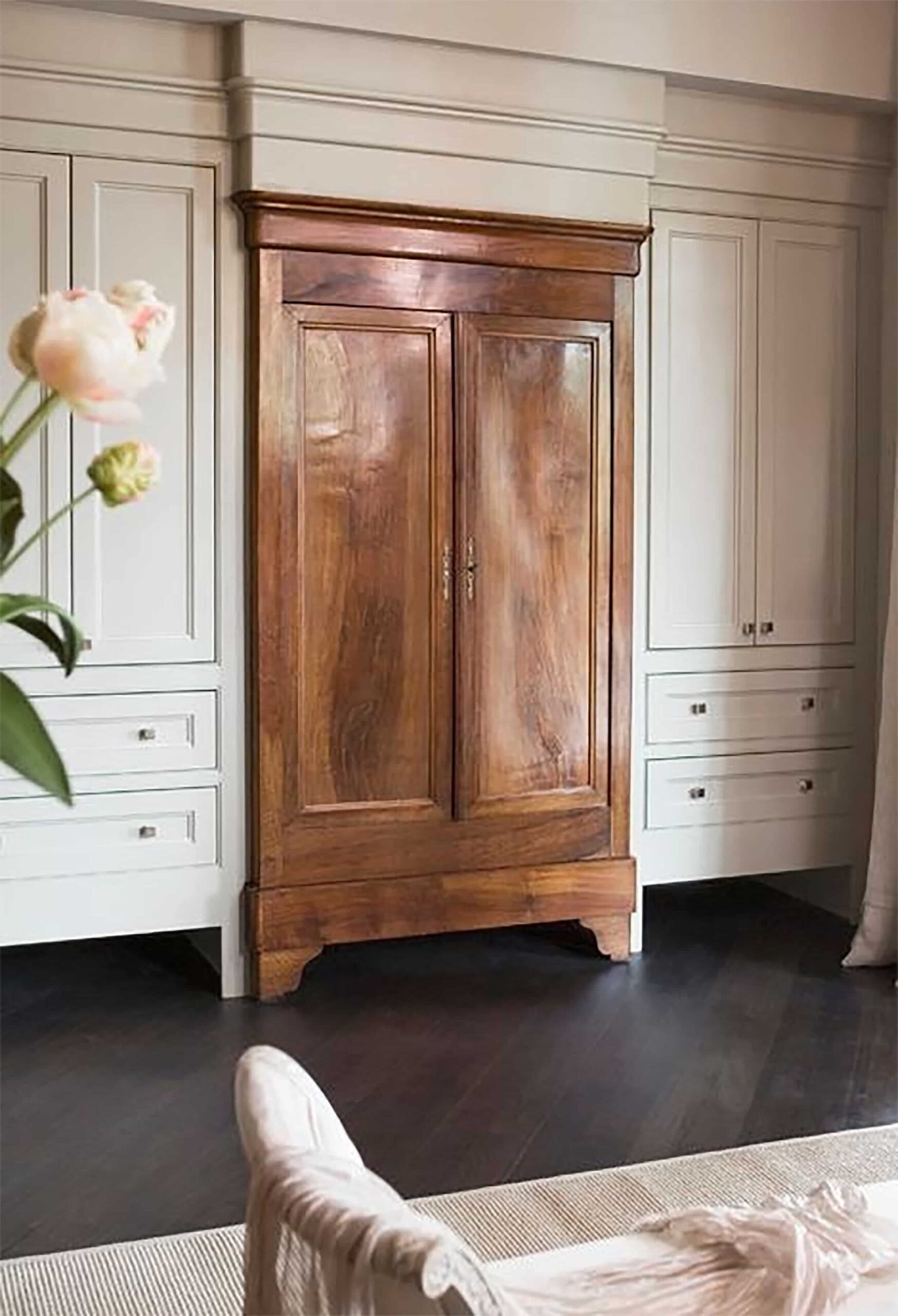 Many Advantages of Armoire Closet