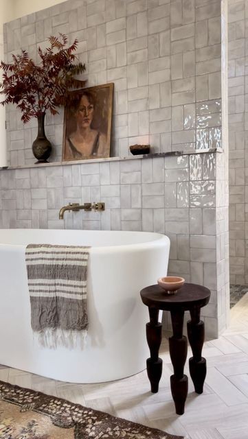 Create a Luxurious Bathroom with Modern
Wall Tiles