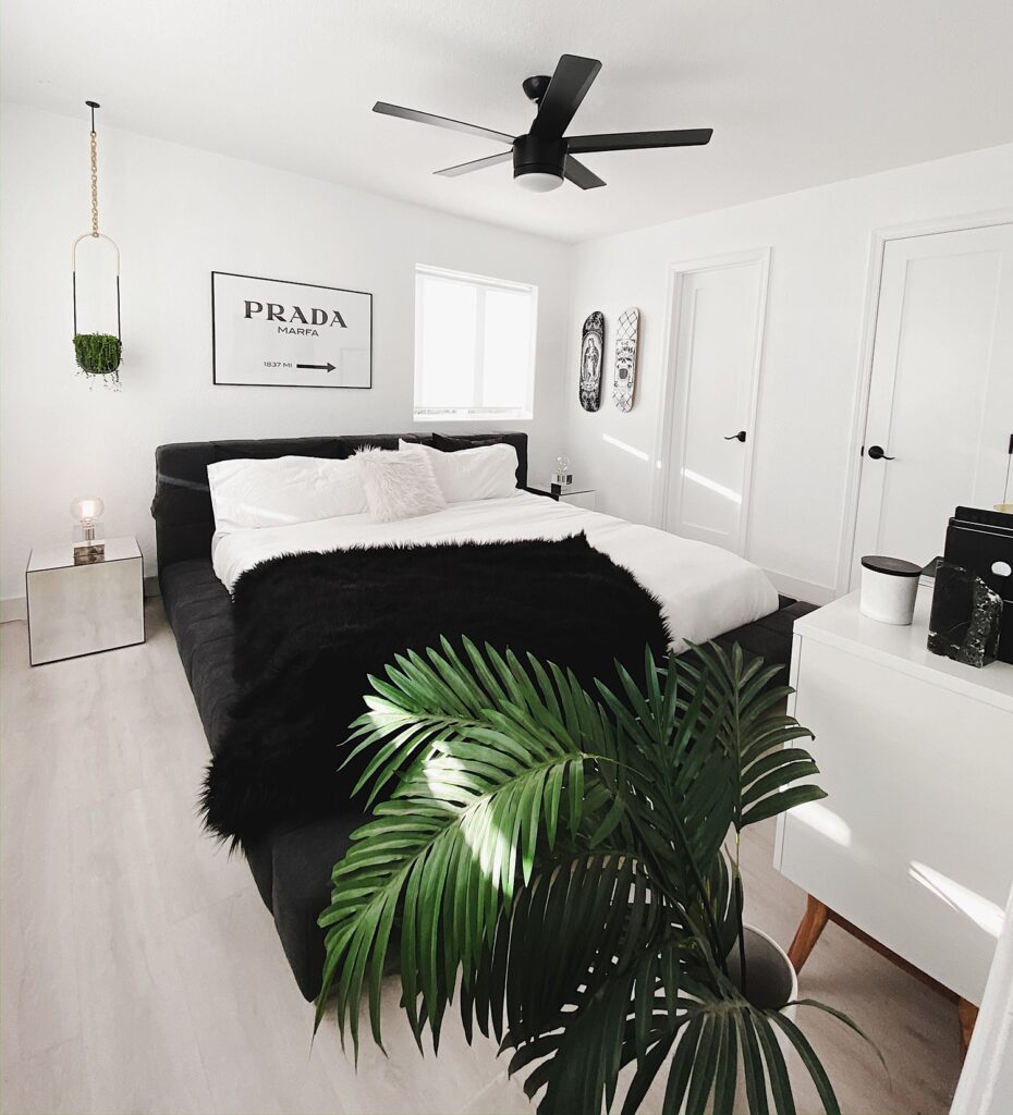 Black-And-White-Bedrooms.jpg
