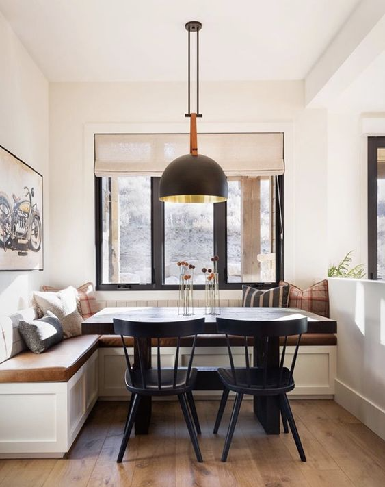 The Essential Guide to Choosing the Right
Breakfast Nook Table