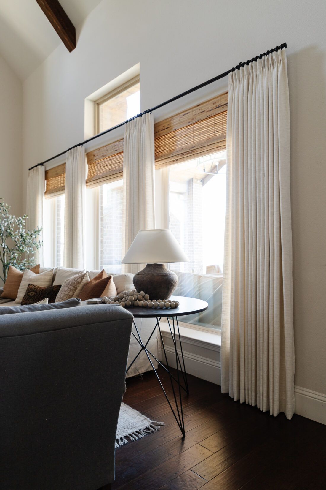 How to Choose the Perfect Curtains for  Your Living Room