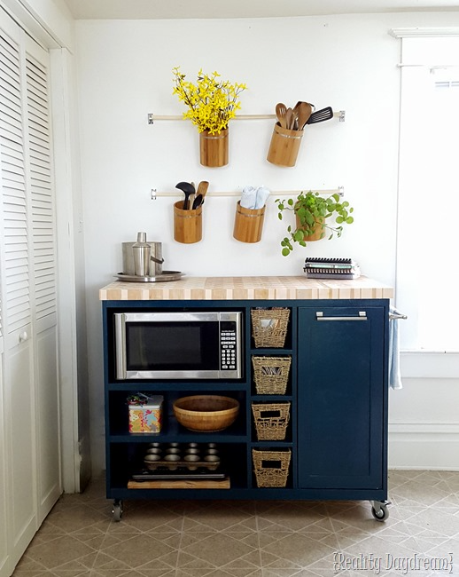 Kitchen Cart – A Mobile Utility Storage  for Your Kicthen