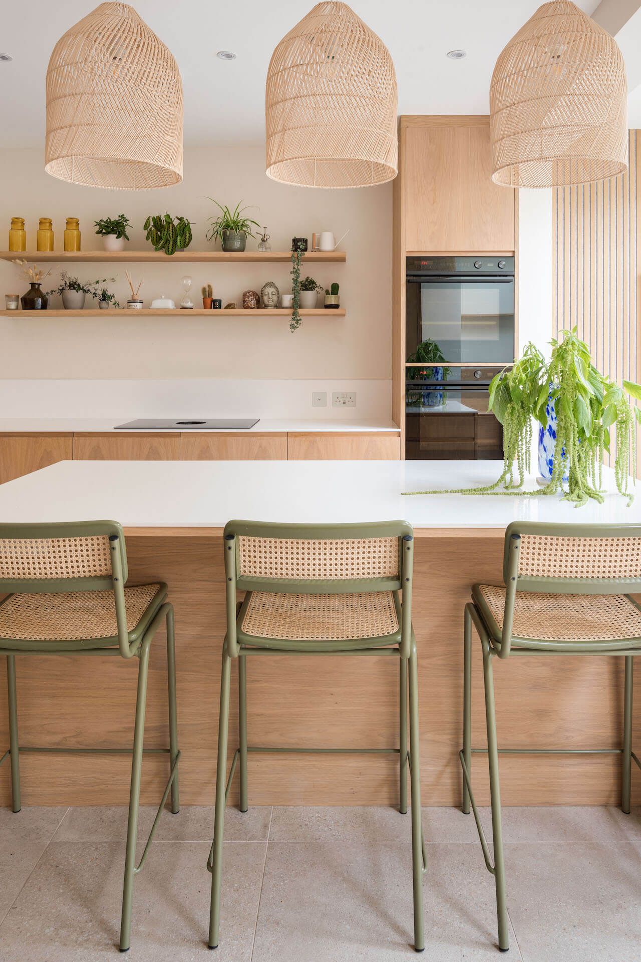 The Complete Guide to Choosing the
Perfect Kitchen Island Stools