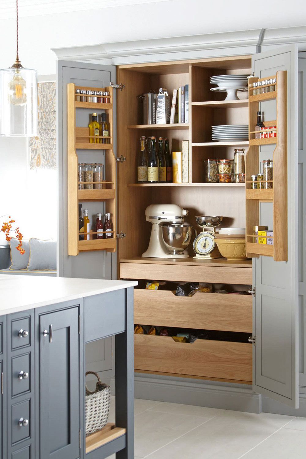 Transform Your Kitchen with Clever
Storage Solutions