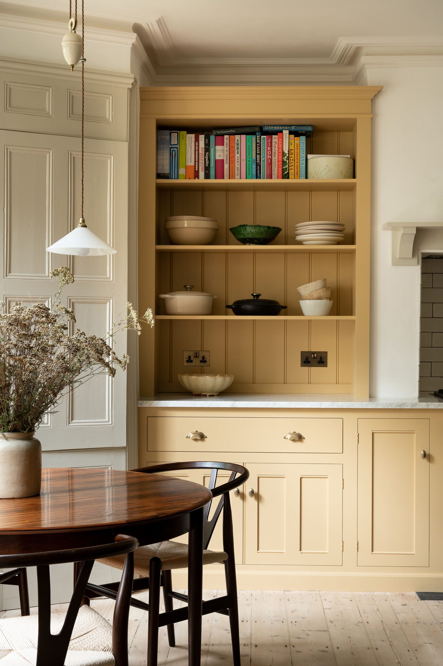 kitchen table and chairs