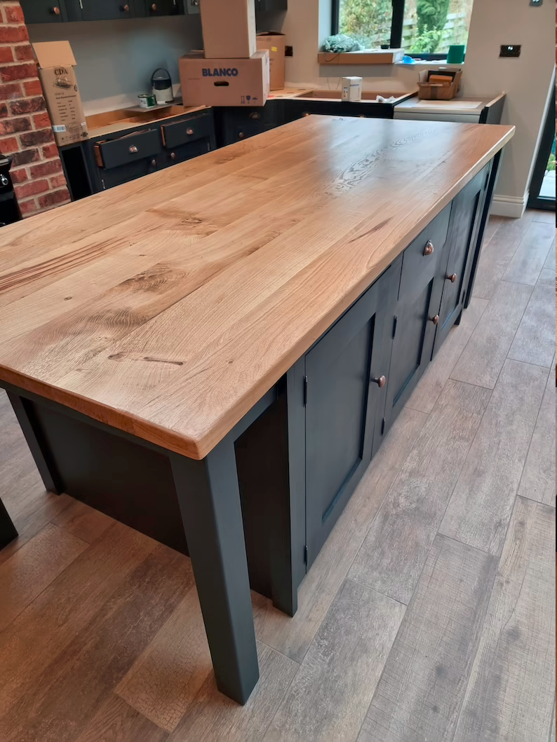 Large Kitchen Islands With Seating And Storage: Why They Are So Functional?